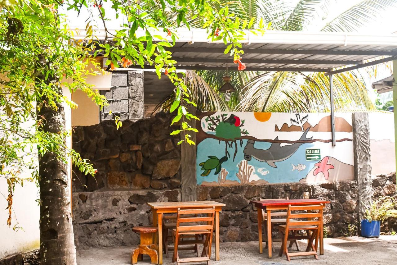 Hotel Galapagos Dove Puerto Ayora  Esterno foto